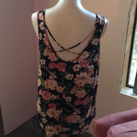 Tank Size 1x, rayon/ spandex - Picture 2 of 2